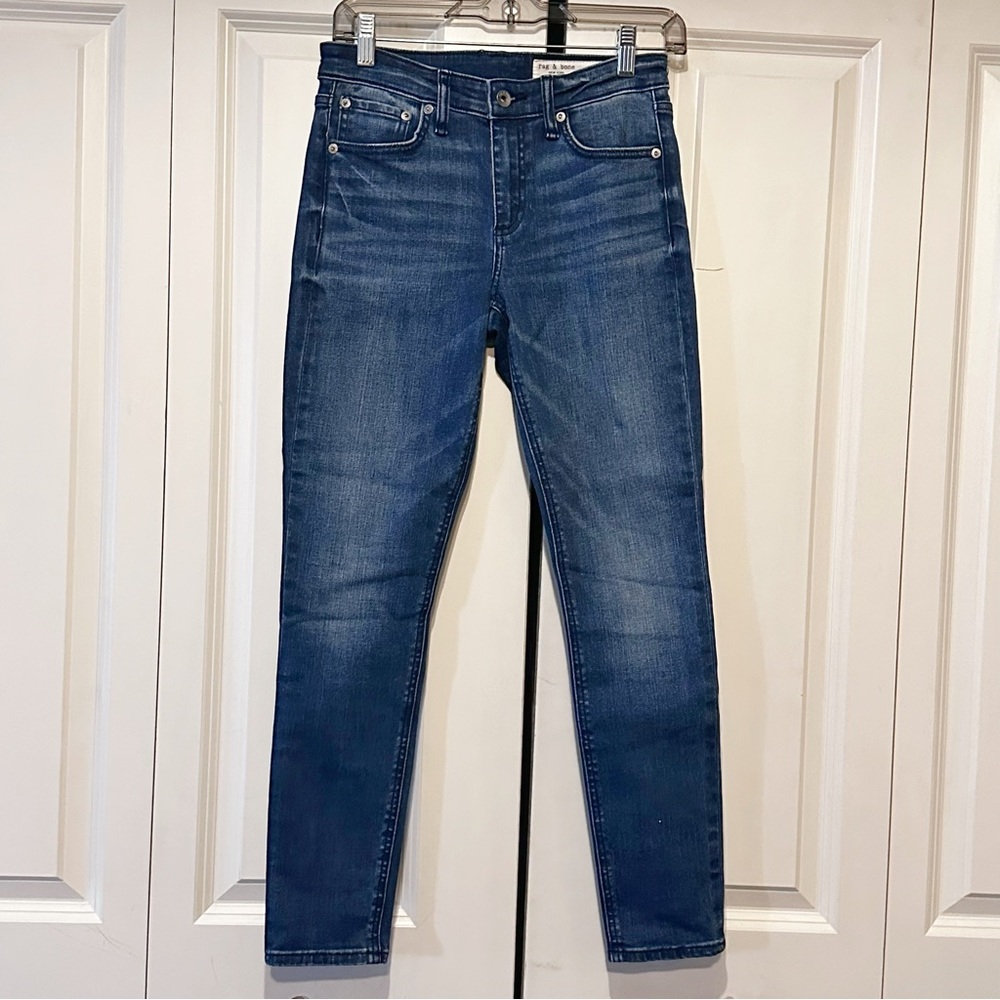 Rag & Bone mid/high rise skinny jeans size 26!!